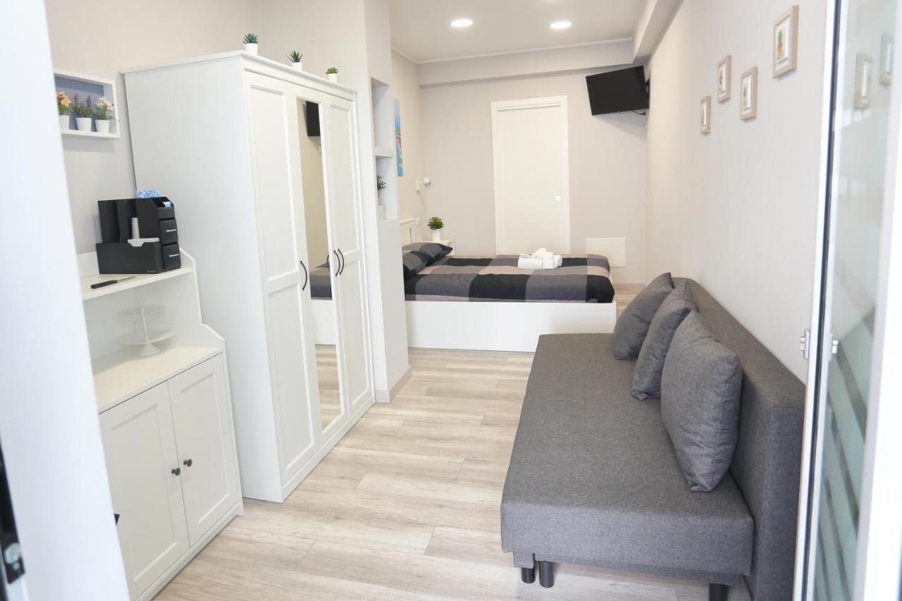 Ag Luxury Rooms จีอาร์ดีนี นักซอส ภายนอก รูปภาพ