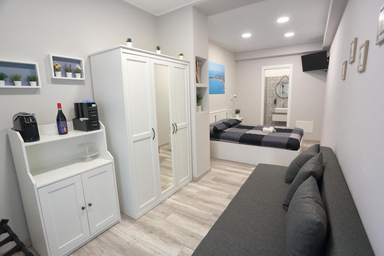 Ag Luxury Rooms จีอาร์ดีนี นักซอส ภายนอก รูปภาพ